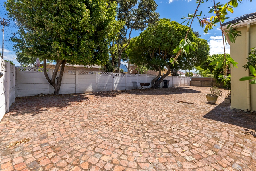 4 Bedroom Property for Sale in Kenwyn Western Cape